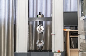 Tensile test bench